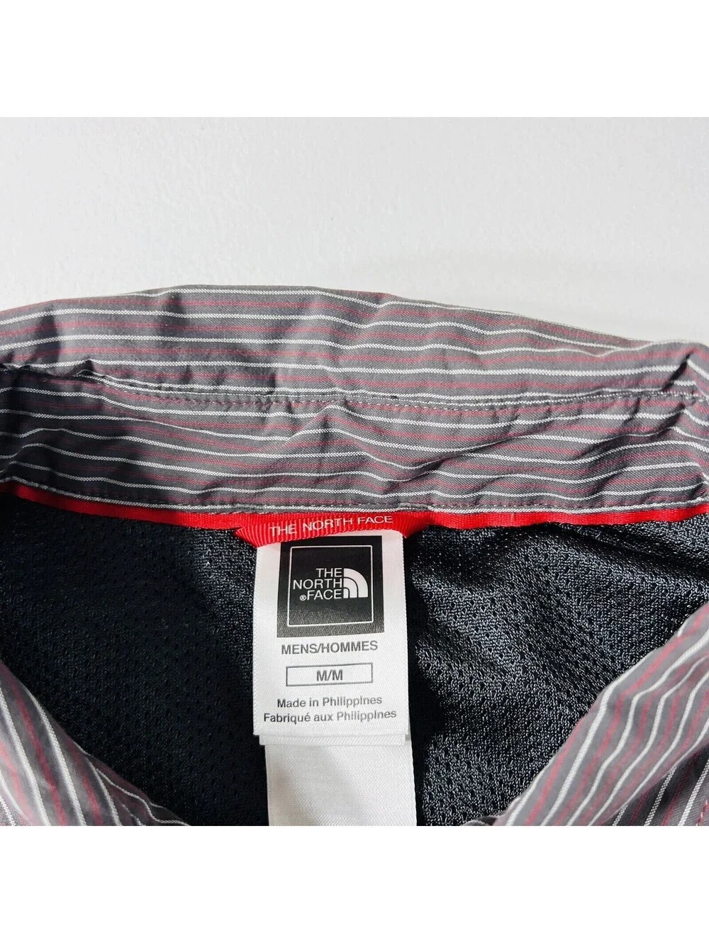 The North Face Button Down Shirt L/S Navy Red Striped Vented Men’s Size Medium